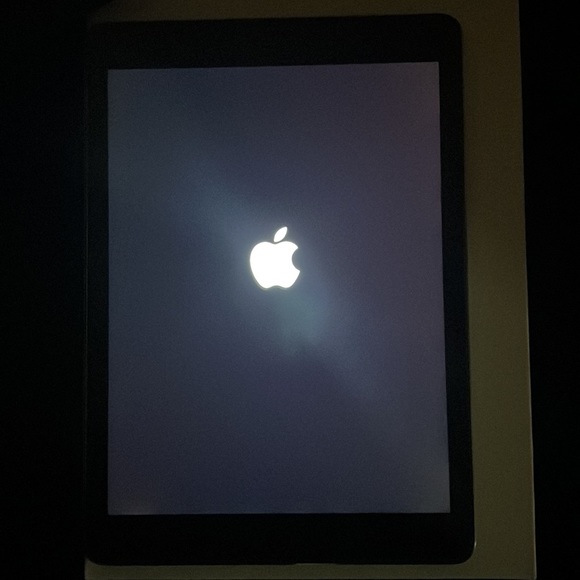 IPad Air - Picture 2 of 3